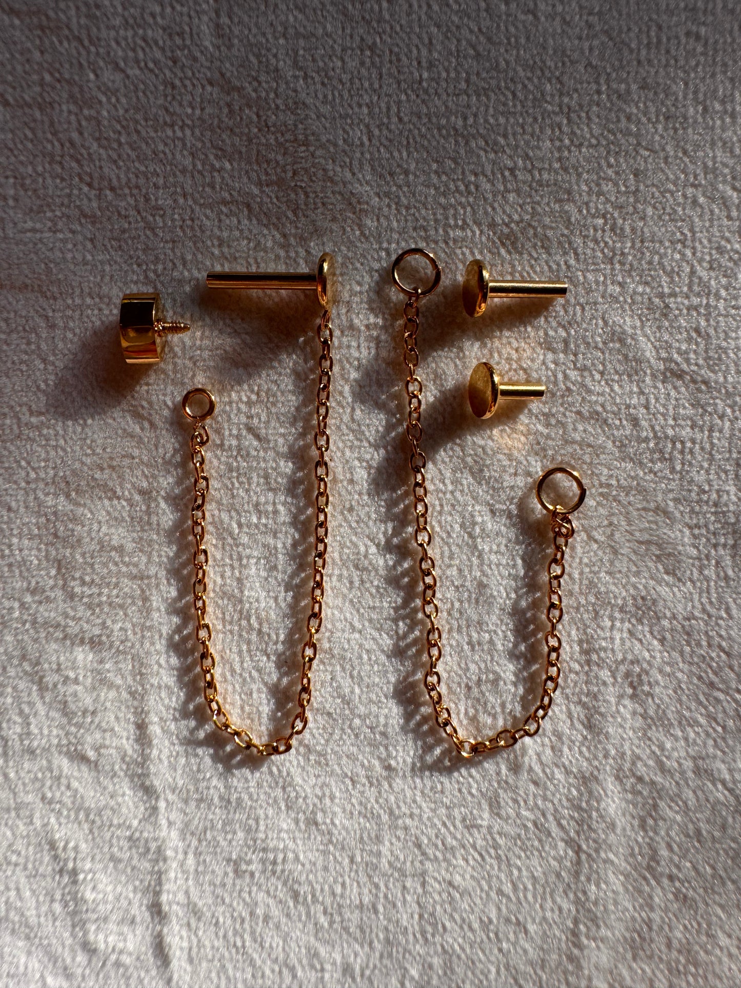 【Single Piece】True Eyes Chain Studs – Peridot